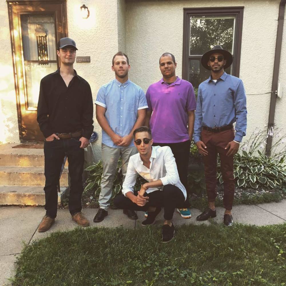 Meet your Posher, Nyal